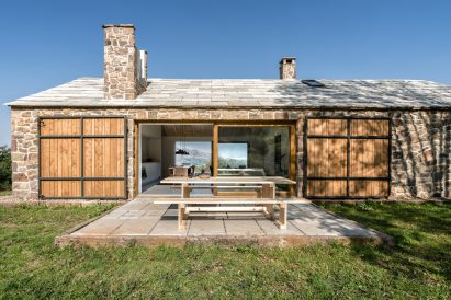 Villa Slow by Laura Alvarez