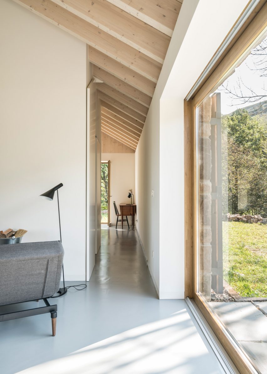 Villa Slow by Laura Alvarez