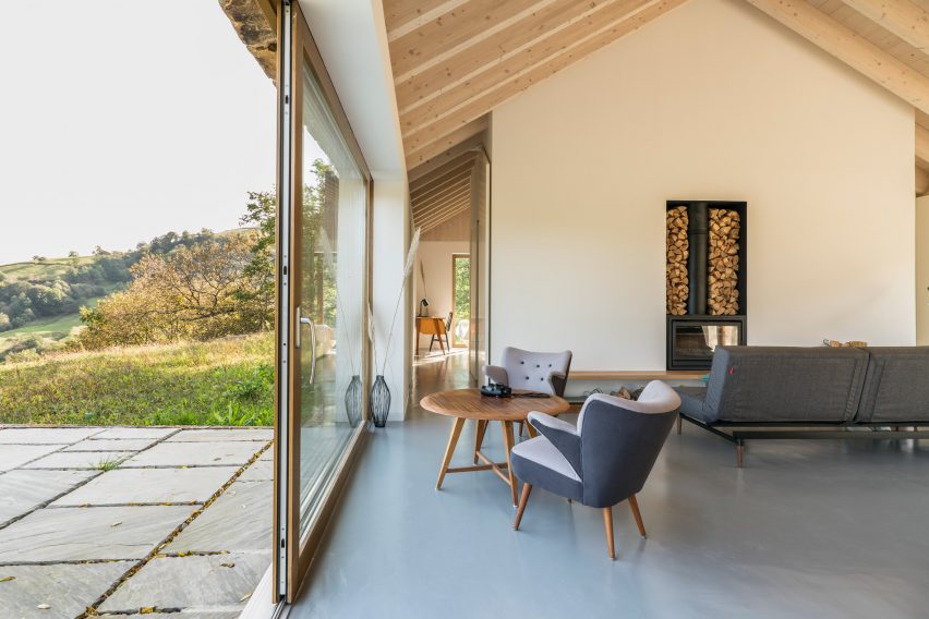 Villa Slow by Laura Alvarez