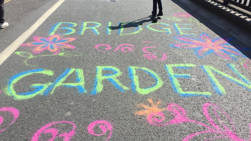 Extinction Rebellion protest: Waterloo Garden Bridge