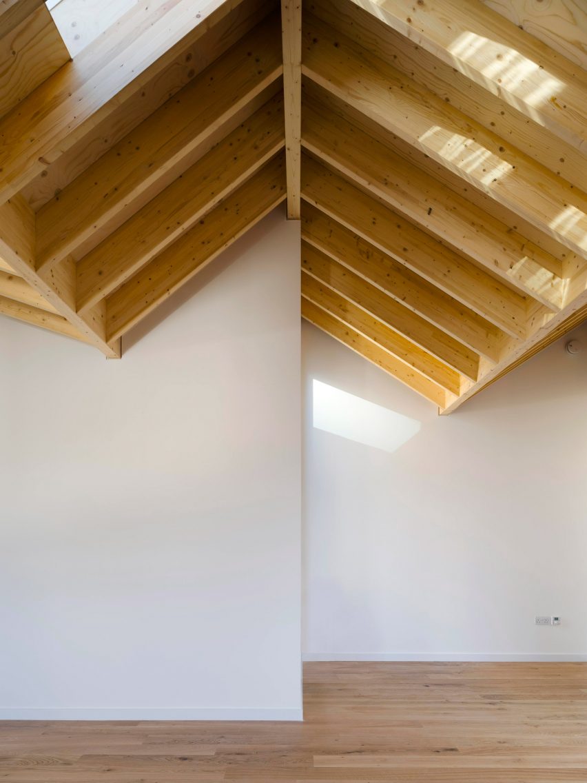 6 Broadway Market Mews by Delvendahl Martin Architects