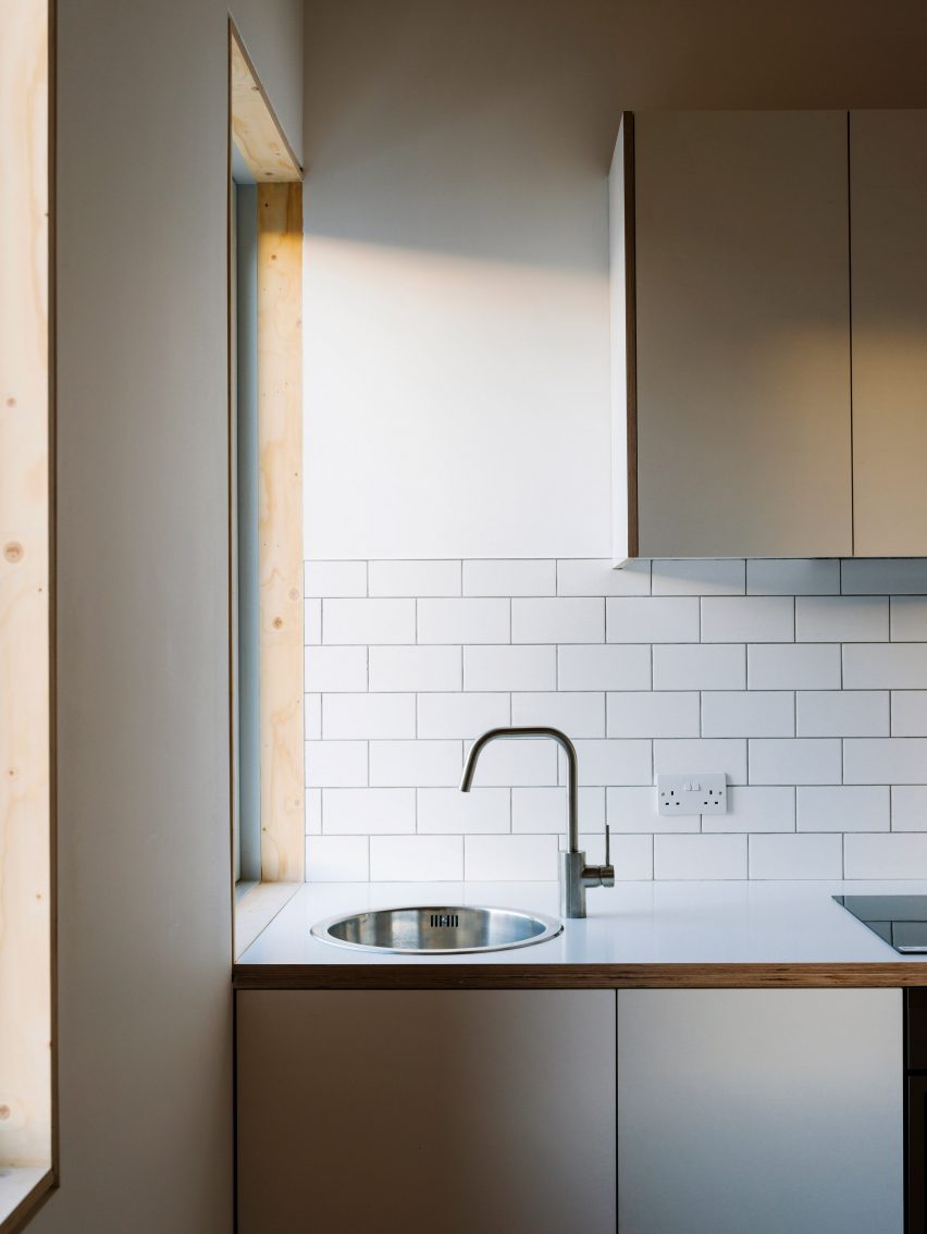 6 Broadway Market Mews by Delvendahl Martin Architects