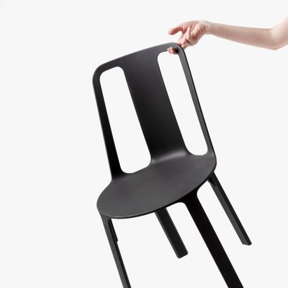 Gilli Kuchik and Ran Amitai use magnesium to create extremely light Vela chair