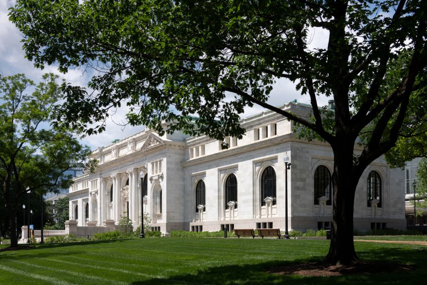 Apple Carnegie Library by Foster+Partners in Washington, DC