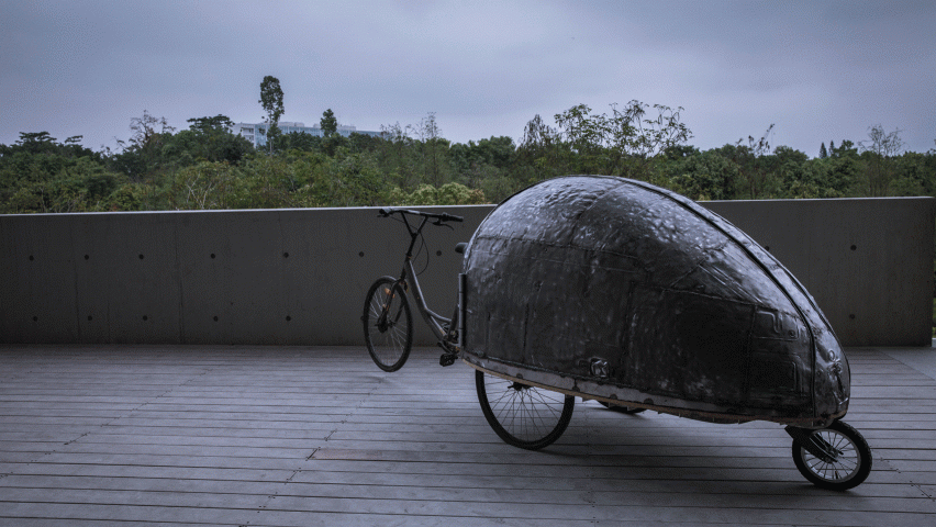 LUO Studio designs a children's micro library from recycled abandoned bicycles