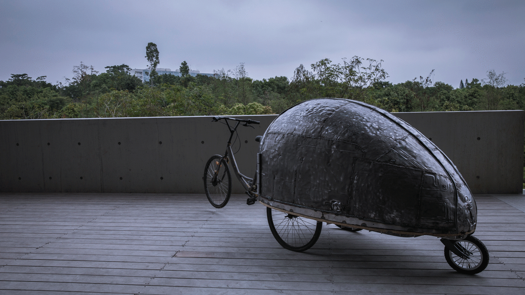 LUO Studio designs a children's micro library from recycled abandoned bicycles