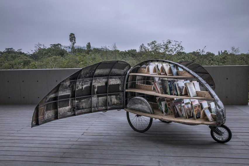 LUO Studio designs a children's microlibrary from recycled abandoned bicycles