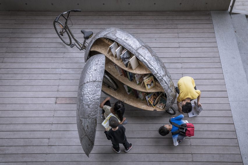 LUO Studio designs a children's microlibrary from recycled abandoned bicycles