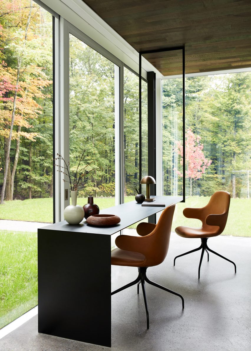 Columbia County glass house residence by Drake/Anderson in upstate New York
