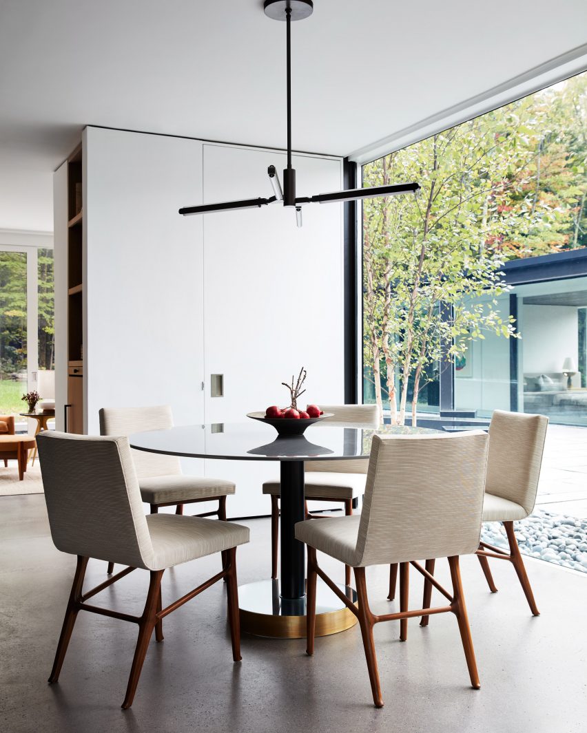 Columbia County glass house residence by Drake/Anderson in upstate New York