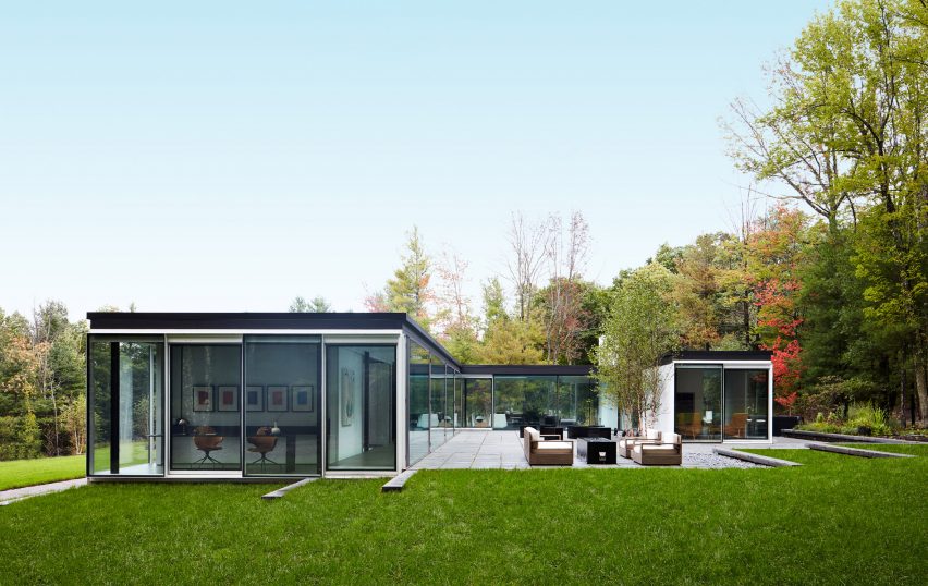 Columbia County glass house residence by Drake/Anderson in upstate New York