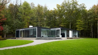 Columbia County glass house residence by Drake/Anderson in upstate New York