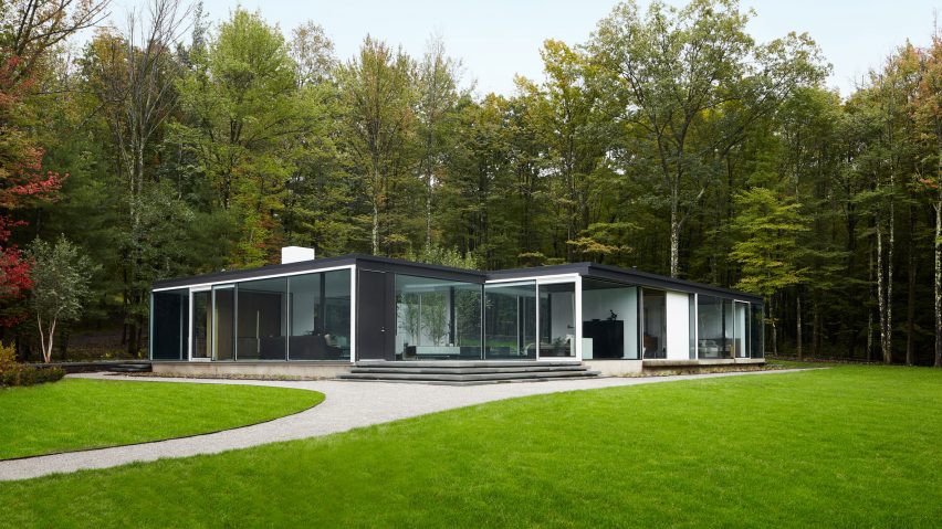 Columbia County glass house residence by Drake/Anderson in upstate New York