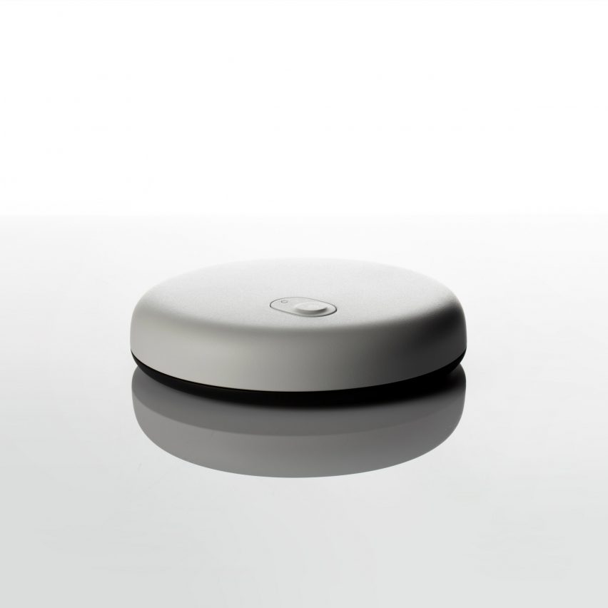 Deuce Smart Speaker Phone by Tej Chauhan