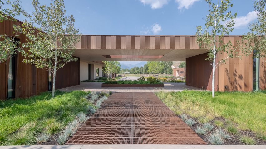 Dogtrot Residence in Jackson Hole, Wyoming by Carney Logan Burke