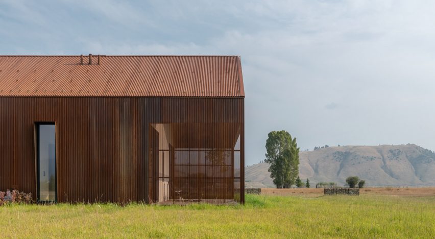 Dogtrot Residence in Jackson Hole, Wyoming by Carney Logan Burke