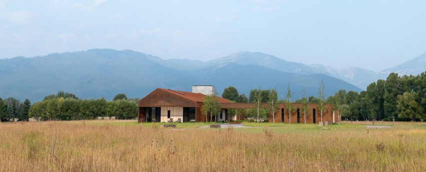 Dogtrot Residence in Jackson Hole, Wyoming by Carney Logan Burke