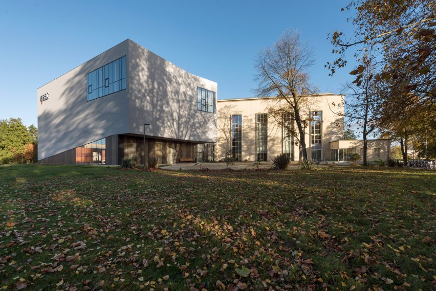 ESAC Circus School by Daniel Delgoffe