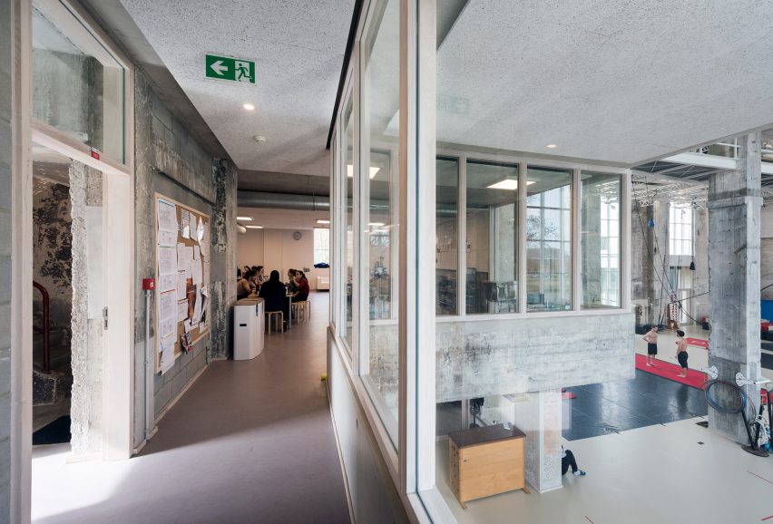 ESAC Circus School by Daniel Delgoffe