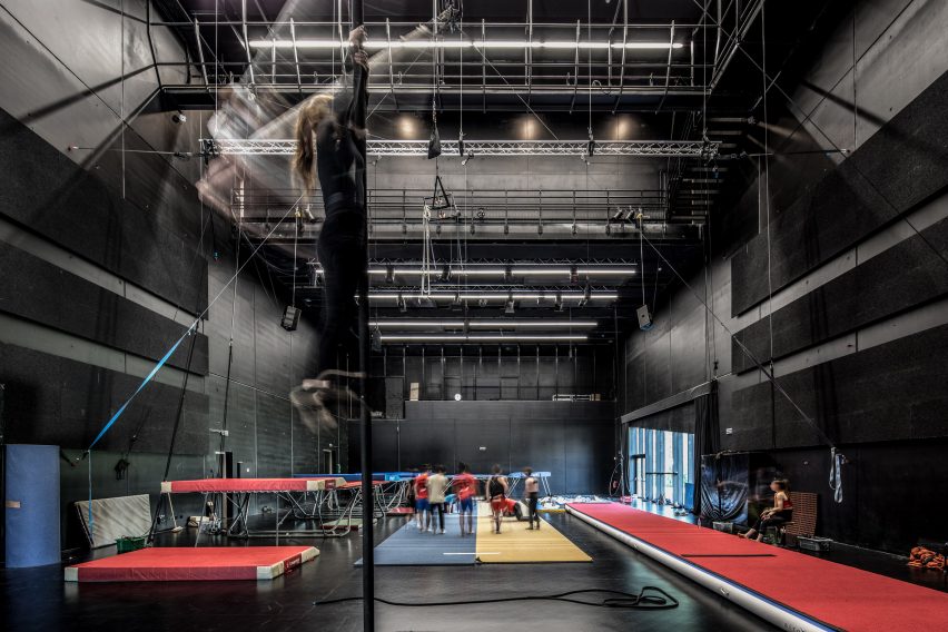 ESAC Circus School by Daniel Delgoffe