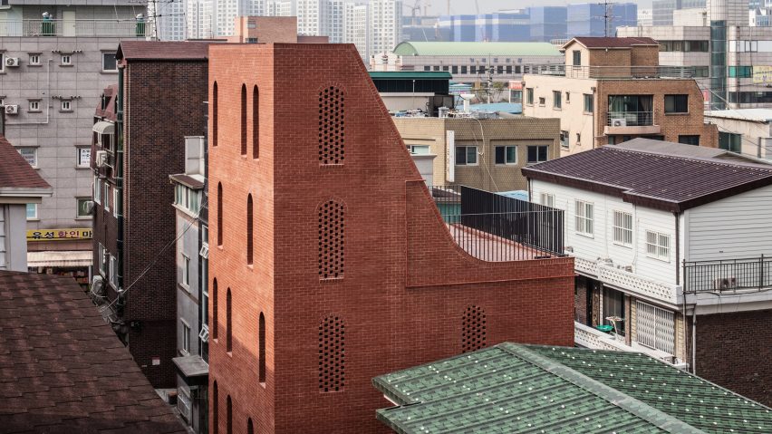 Five-storey house by STPMJ