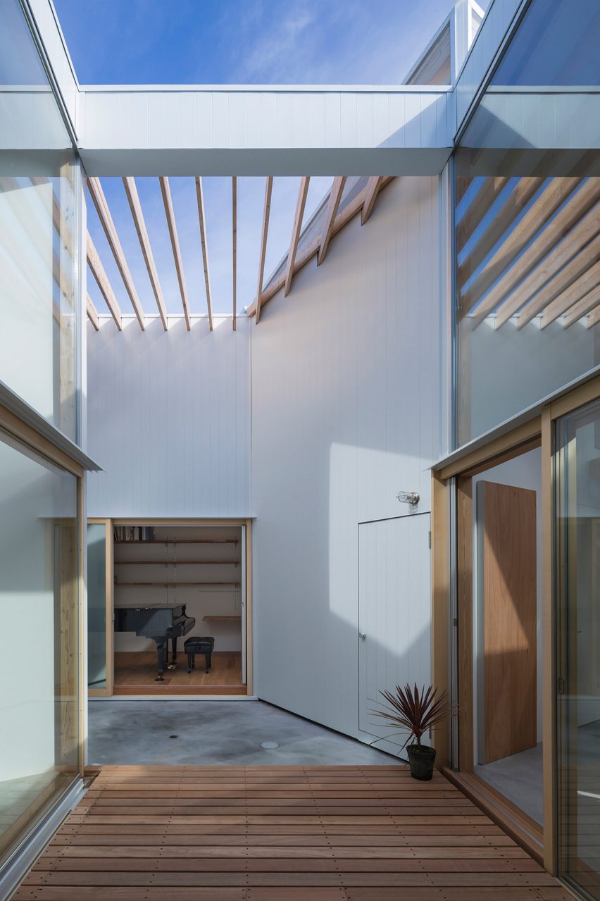 House in Hokusetsu by Tato Architects