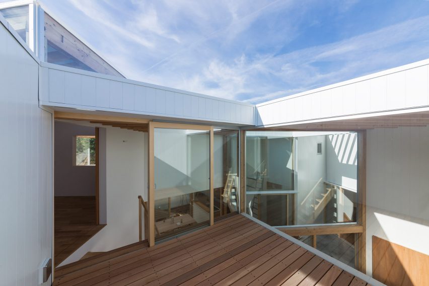 House in Hokusetsu by Tato Architects
