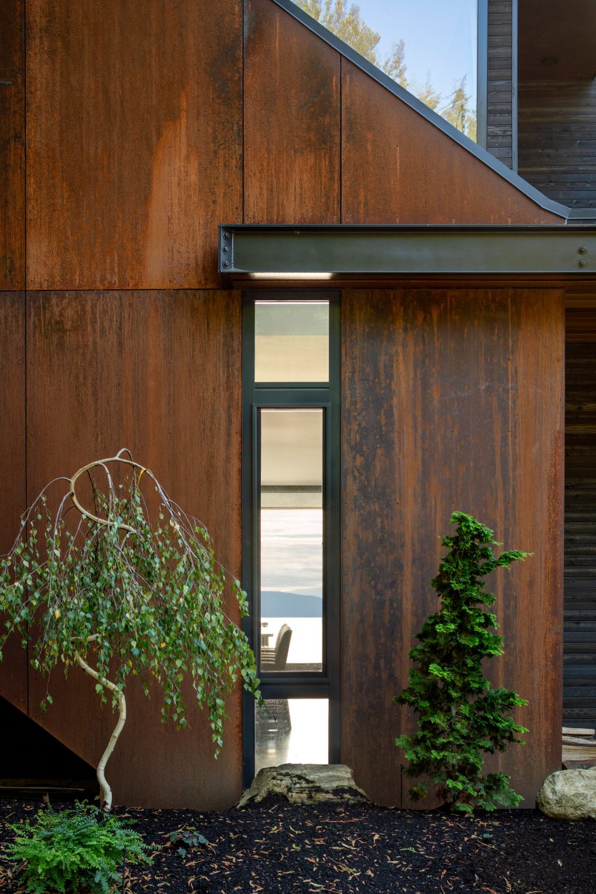 House On The Cove residence by Stephenson Design Collective in Bellingham, Washington