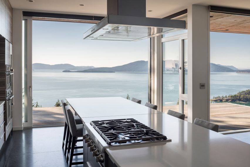 House On The Cove residence by Stephenson Design Collective in Bellingham, Washington