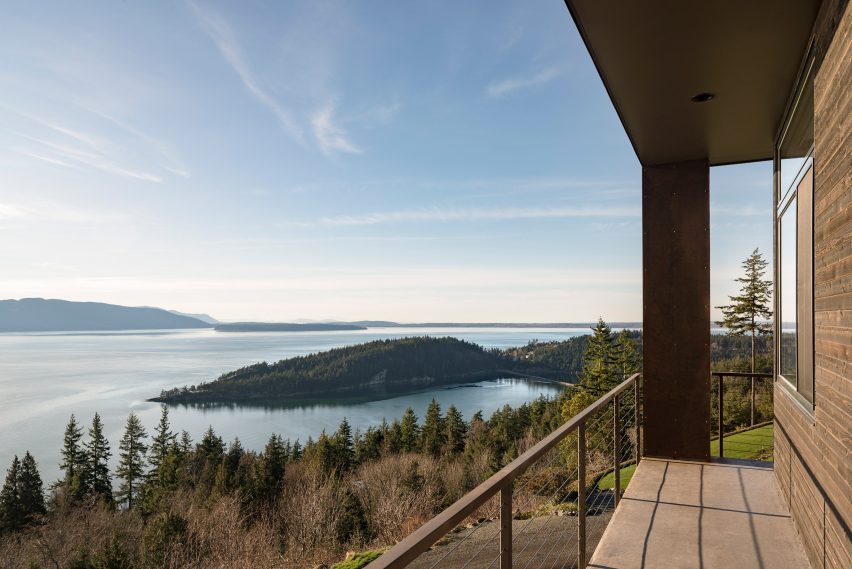 House On The Cove residence by Stephenson Design Collective in Bellingham, Washington