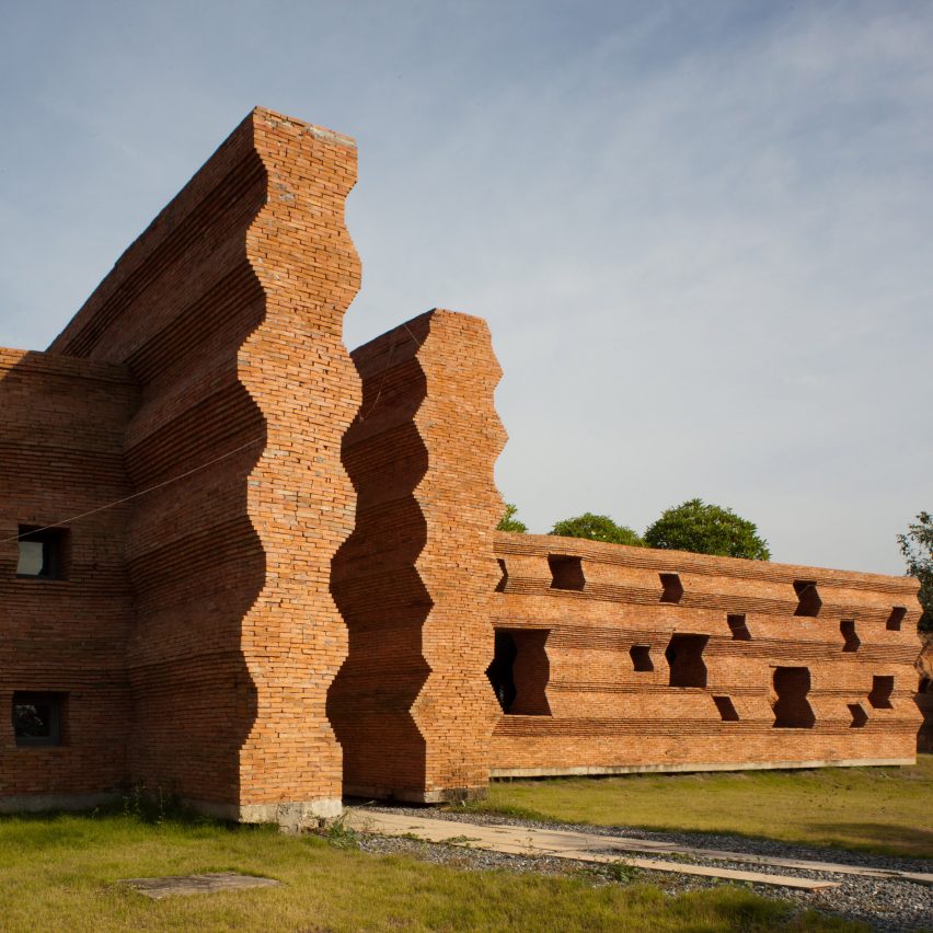 Kantana Institute by Boonserm Premthada