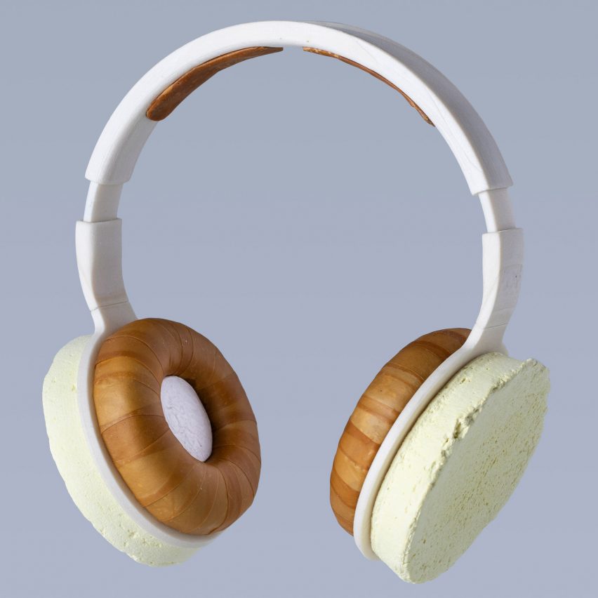 Korvaa headphones by Aivan ar made from six different microbial materials
