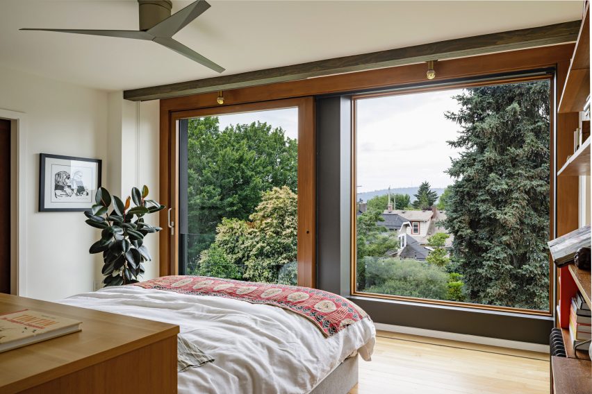 Lincoln Street Residence by Beebe Skidmore