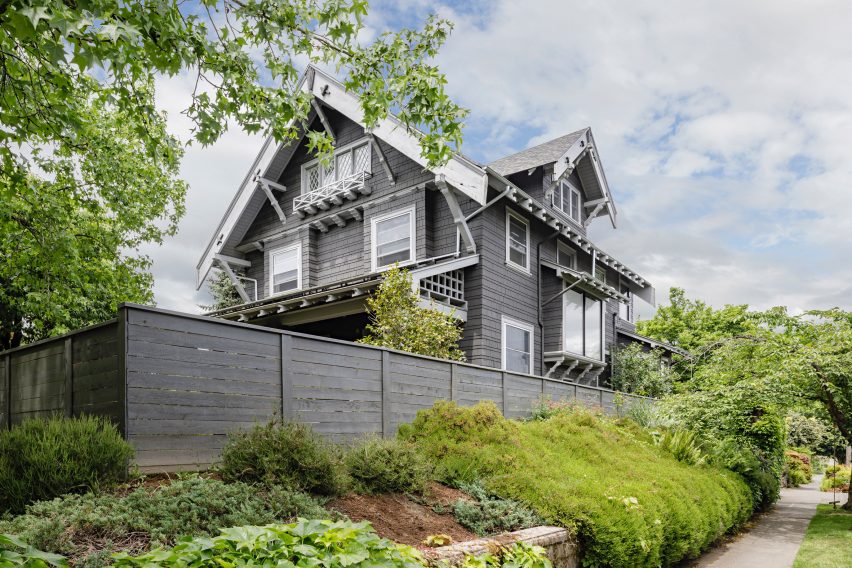 Lincoln Street Residence by Beebe Skidmore