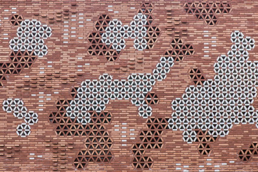 Kálida Sant Pau Centre by EMBT and Patricia Urqiuola in Barcelona, Spain