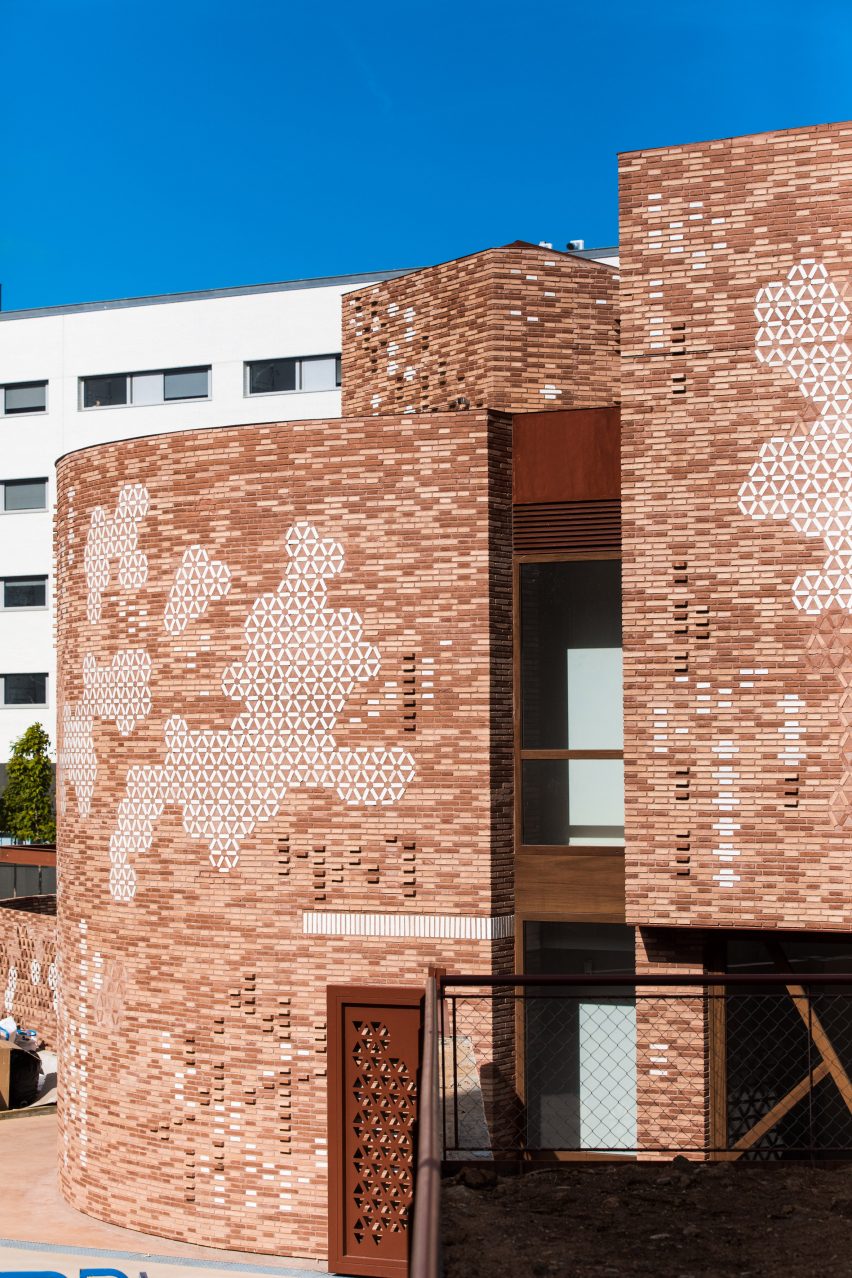 Kálida Sant Pau Centre by EMBT and Patricia Urqiuola in Barcelona, Spain