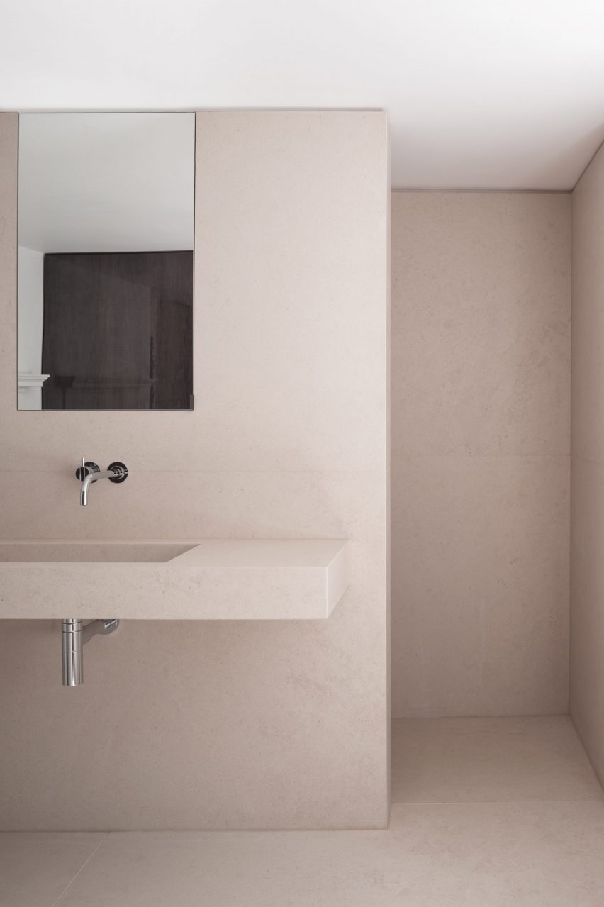 Mayfair apartment by HASA Architects