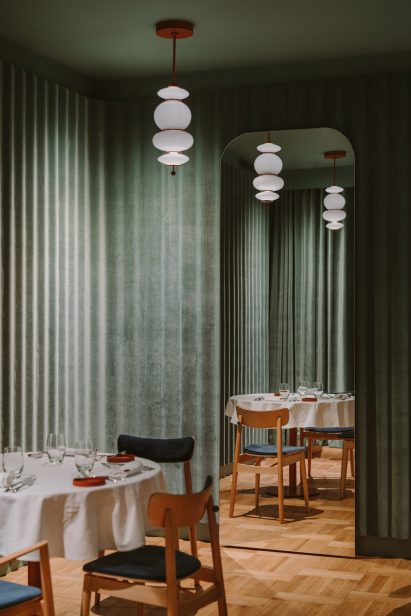 Opasły Tom restaurant by Buck Studio