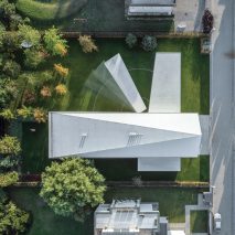 Moving terrace connects with living spaces at Robert Konieczny's Quadrant House