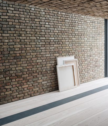 Repoussoir house extension by Con Form Architects