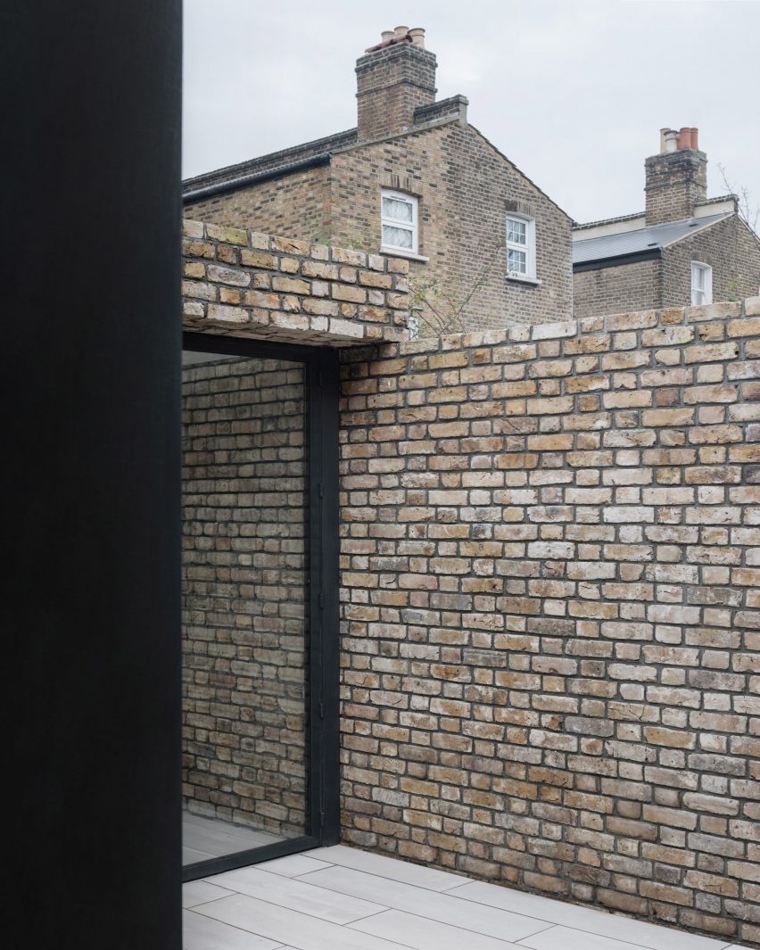 Repoussoir by Con Form Architects