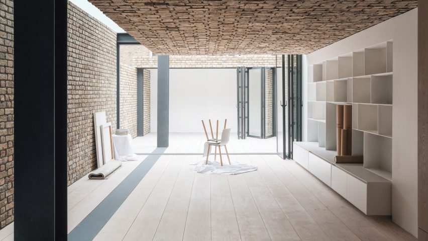 Repoussoir by Con Form Architects