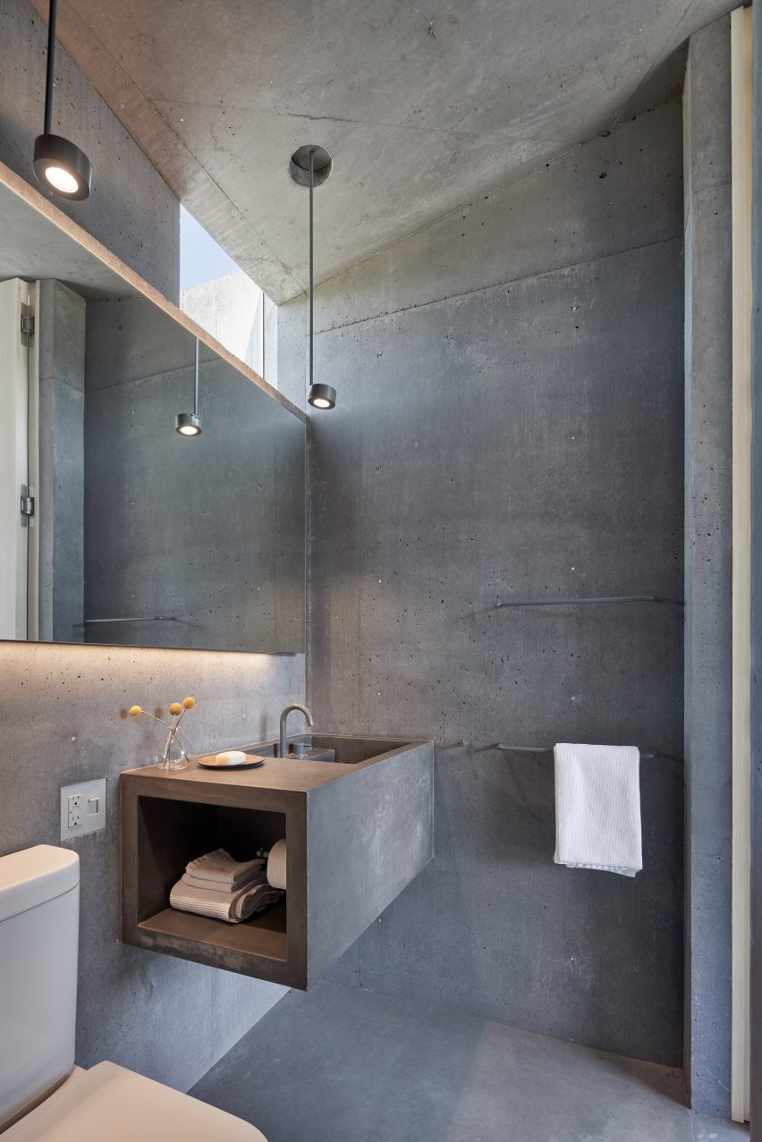 Ridge House residence by Mork Ulnes Architects in Sonoma, California