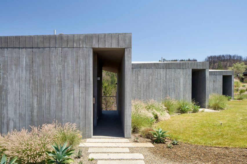 Ridge House residence by Mork Ulnes Architects in Sonoma, California