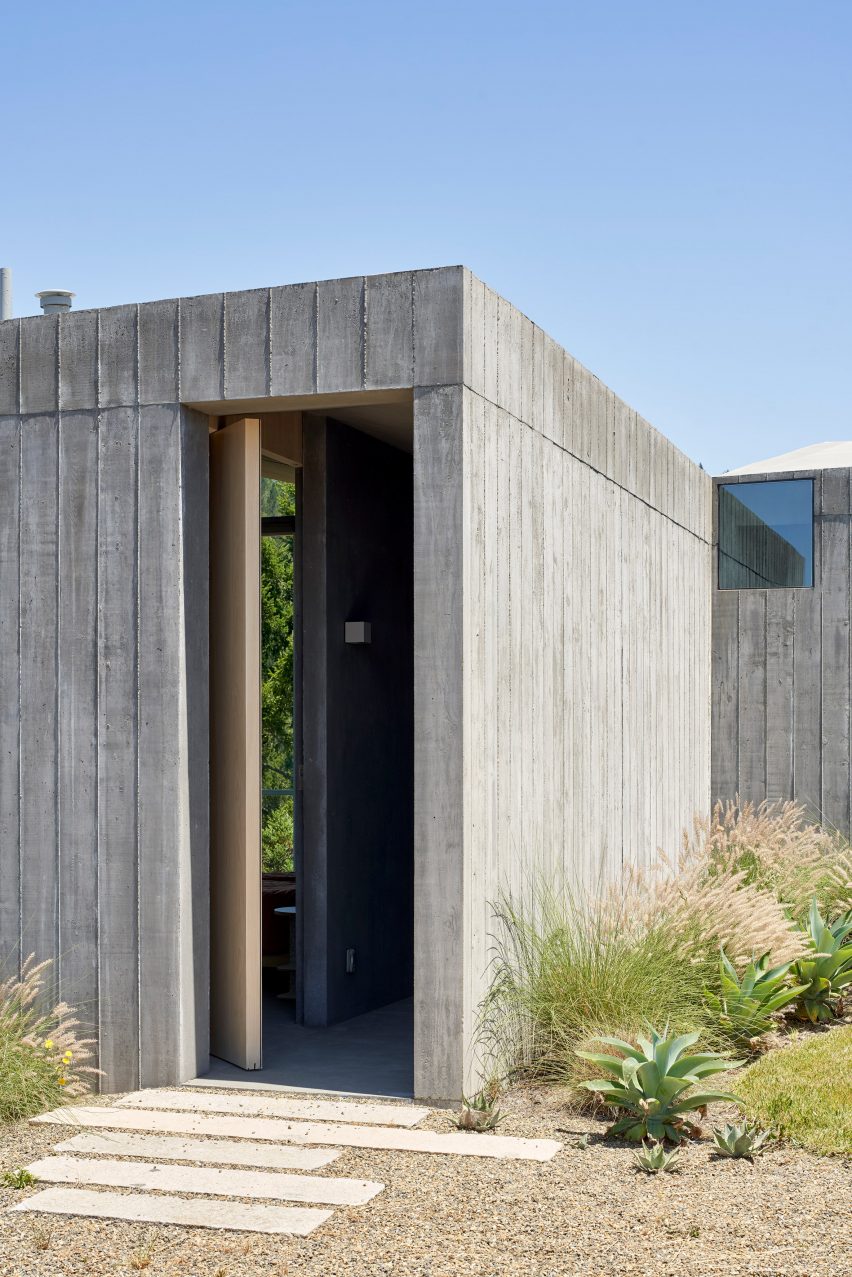 Ridge House residence by Mork Ulnes Architects in Sonoma, California