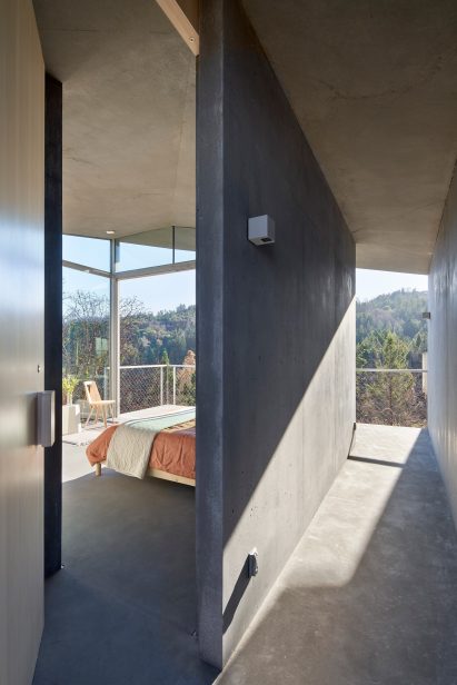 Ridge House residence by Mork Ulnes Architects in Sonoma, California