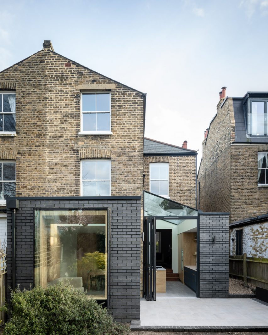 Snug House by Proctor & Shaw