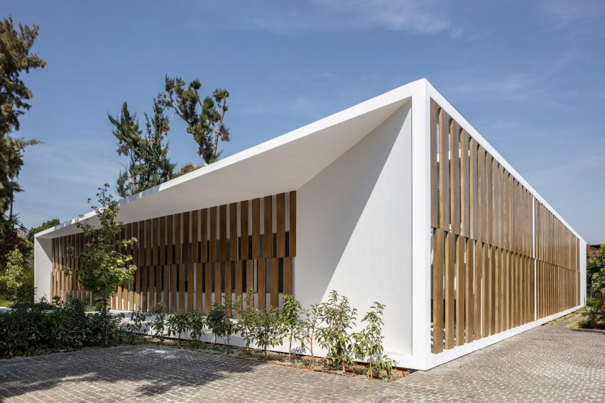 Split House by Pitsou Kedem Architects