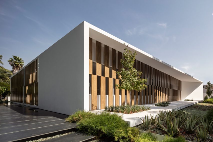 Split House by Pitsou Kedem Architects
