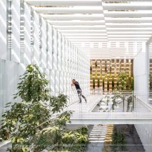 Bridges link two sides of Split House in Israel by Pitsou Kedem Architects
